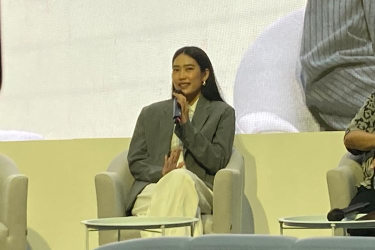 Alika Islamadina dalam pembukaan pameran seni ?Understanding Cancer through Art? yang diselenggarakan oleh MSD Indonesia dan YKI, dalam merayakan Hari Kanker Sedunia 2026, di Jakarta Selatan, Rabu (4/2/2026).