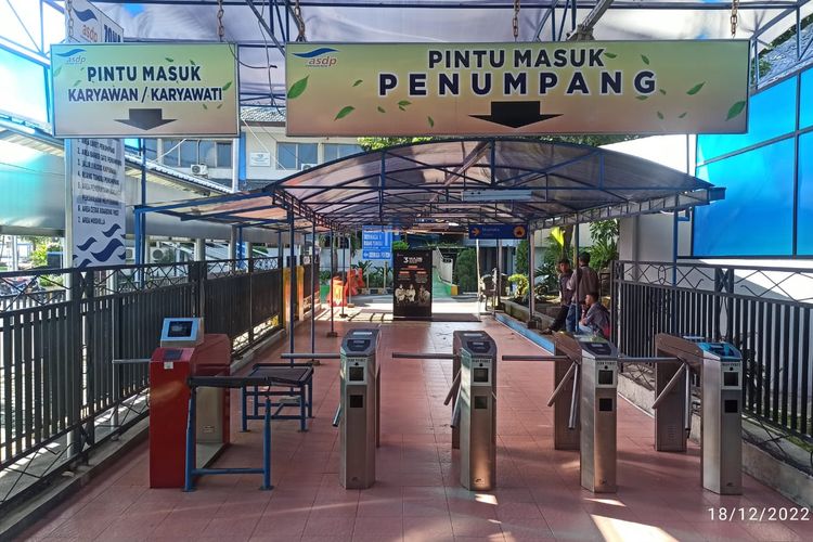 Pintu masuk pelabuhan ASDP Ketapang Banyuwangi 