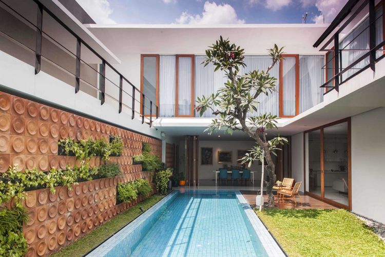 Desain kolam renang IS House di Jakarta karya MINT-DS.