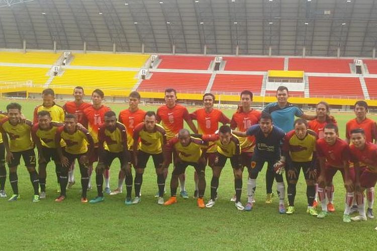 Ujicoba Sriwijaya FC bersama tim Palembang all star tadi sore (27/1) di stadion Gelora Sriwijaya Jakabaring.