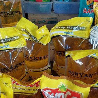 Kementerian Perdagangan (Kemendag) mencatat harga minyak goreng rakyat (MGR) atau Minyakita mengalami penurunan sebesar Rp 300 per liter per 20 Juni 2025, atau turun 0,6 persen dibandingkan pekan sebelumnya.