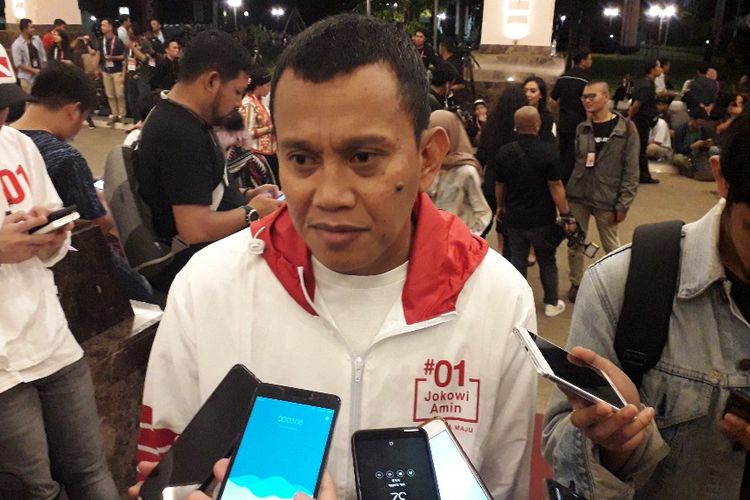 Sekretaris Jenderal Partai Kebangkitan Bangsa Abdul Kadir Karding memberi keterangan pada wartawan di Hotel Sultan jelang debat kelima Pilpres 2019, Sabtu (13/4/2019).