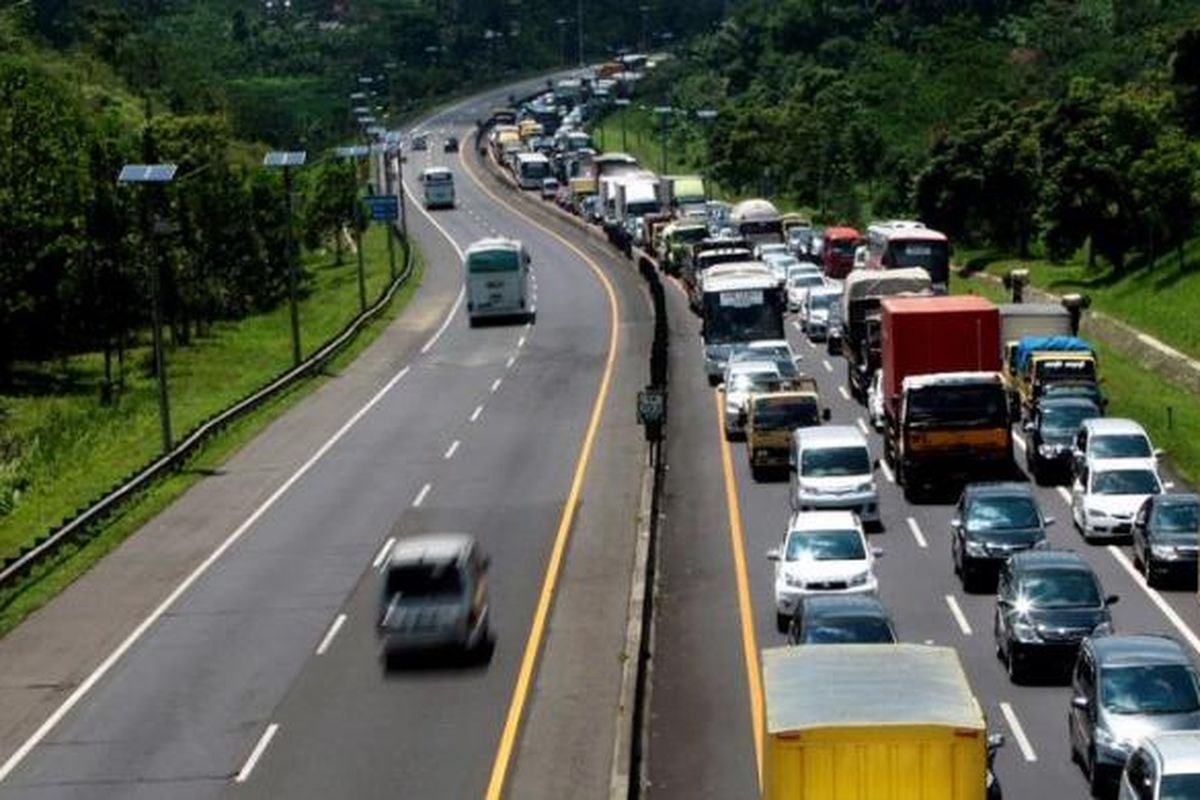 Ilustrasi kemacetan di jalan tol

