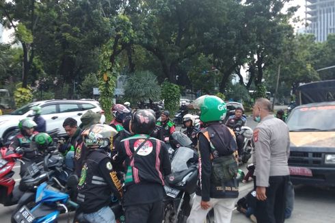 Unjuk Rasa Pengemudi Ojek Online Bubar, Jalan Medan Merdeka Barat Kembali Dibuka