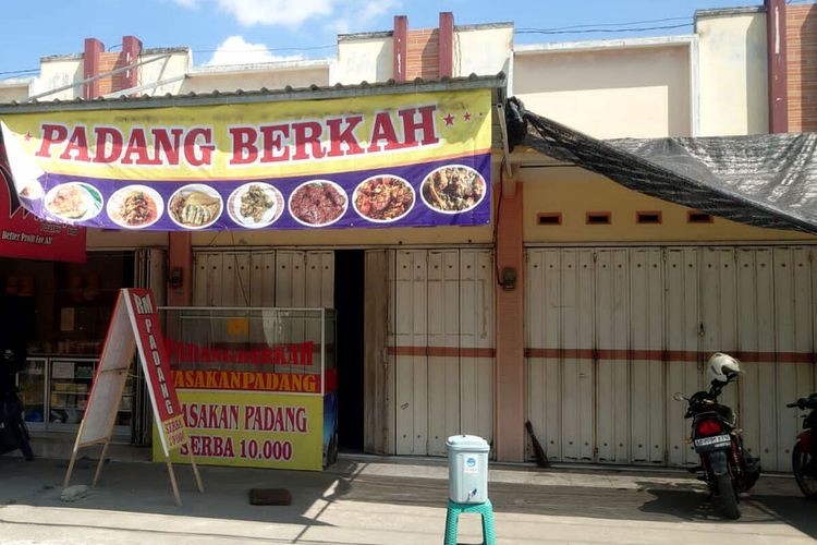 Warung nasi padang di Desa Pojok, Kecamatan Ponggok, Kabupaten Blitar, dibobol pencuri pada Senin (14/8/2023) dini hari.