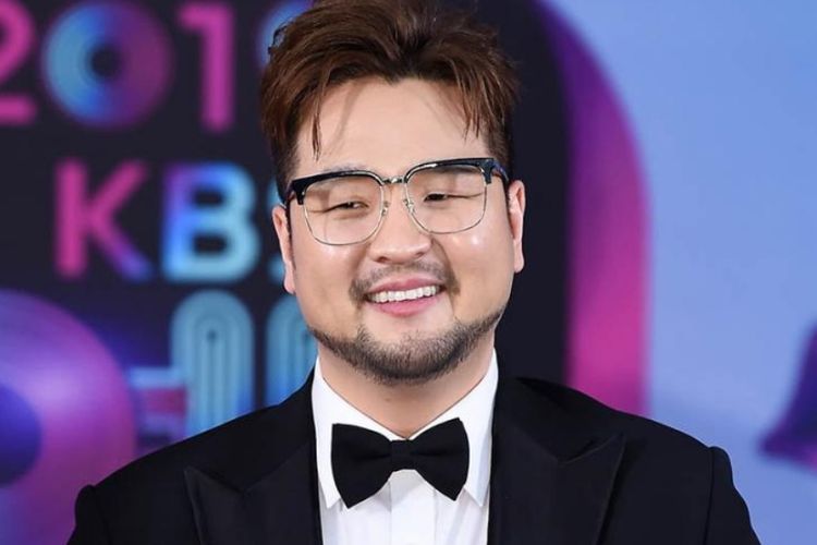 Salah satu member boy group g.o.d, Kim Tae Woo, meminta maaf karena menggunakan ambulans secara ilegal untuk pergi ke tempat pertunjukan pada 2018.