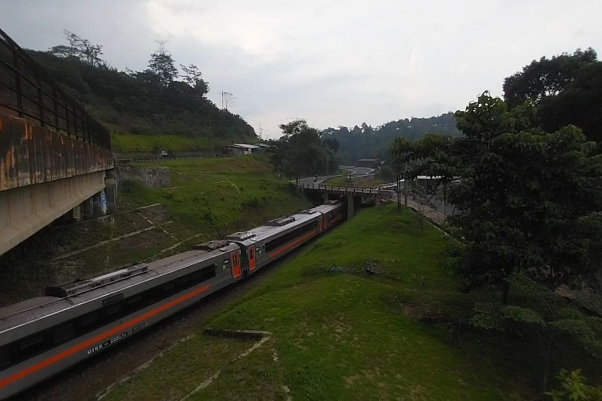 Lokasi Tanjakan Gentong Atas Kabupaten Tasikmalaya sebagai jalur tengkorak rawan kemacetan dan kecelakaan kendaraan karena tikungan dan tanjakan serta turunan tajam pada Sabtu (6/4/2023).