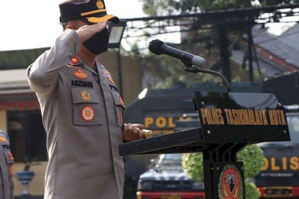 Kapolres Tasikmalaya Kota AKBP Aszhari Kurniawan. Kapolres Tasikmalaya Kota mengeluarkan reaksi keras buntut aksi geng motor yang menyerang warga pada Minggu (6/11/2022).