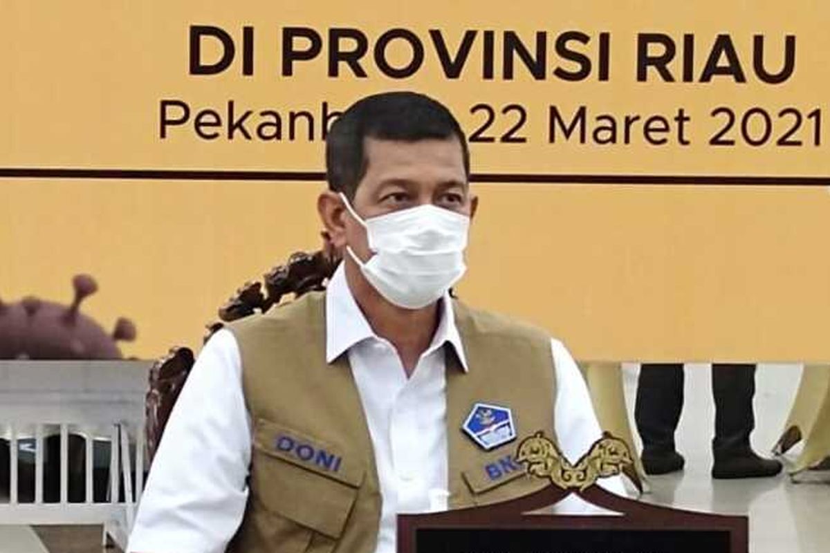 Kepala BNPB Doni Monardo saat memimpin rapat koordinasi penanganan Covid-19 di Gedung Daerah Riau di Kota Pekanbaru, Kamis (22/4/2021).