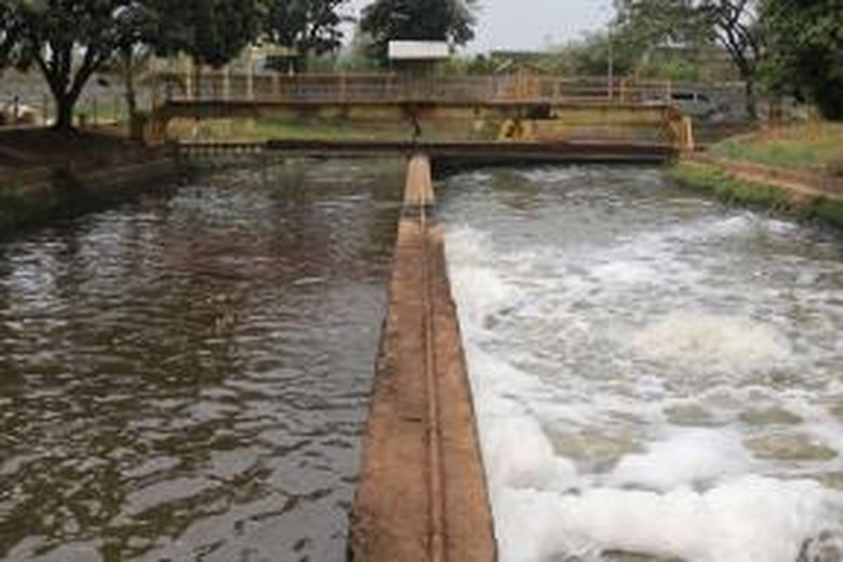 Belum optimalnya penanganan limbah di DKI Jakarta menyebabkan tingginya tingkat pencemaran sungai-sungai di ibukota. Salah satunya Sungai Krukut yang menjadi sumber pasokan air baku untuk Instalasi Pengolahan Air (IPA) Cilandak. 
