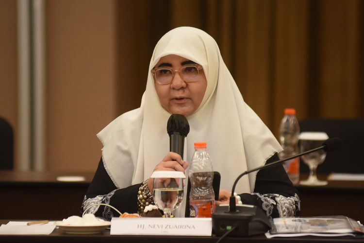 Anggota Komisi VI DPR RI Nevi Zuairina saat mengikuti agenda kunjungan kerja Komisi VI DPR RI ke Provinsi Jawa Barat, Senin (19/2/2024). 
