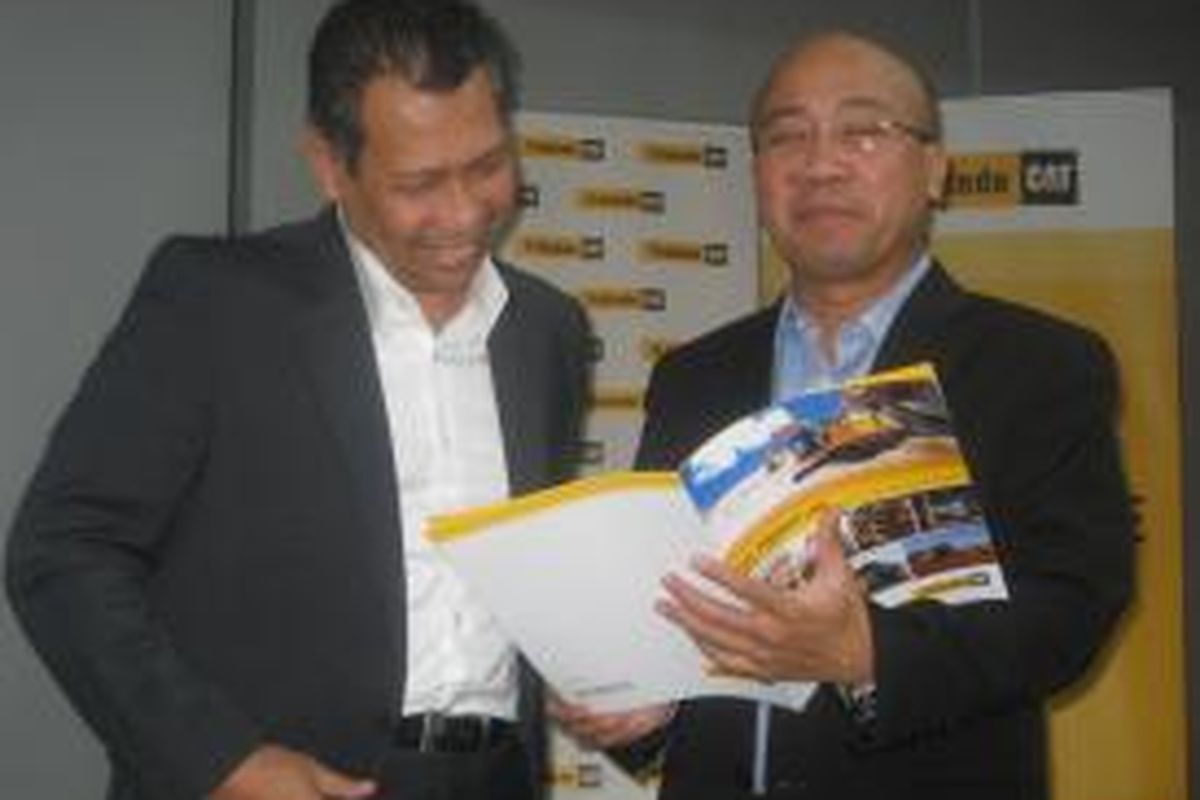 Direktur & Chief Operating Officer (COO) Ali R. Alhabsyi PT Trakindo Utama (kiri) dan Chief Supply Chain Officer Roni Setyawan (kanan).


