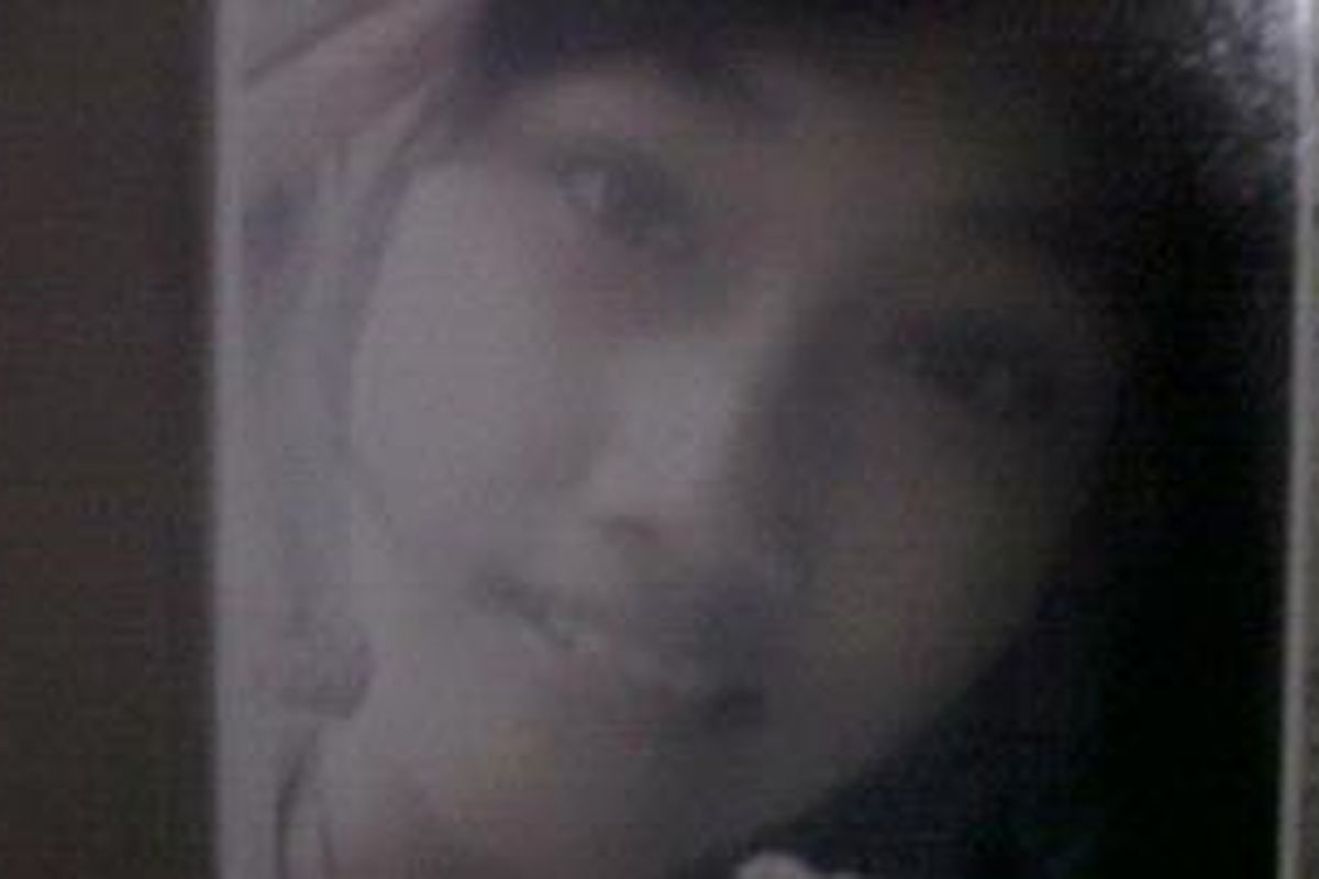 Almarhumah Ana Mudrika (14), warga RT 02 RW 10 Sukapura, Cilincing, Jakarta Utara. Siswi kelas II SMP yang meninggal pada Sabtu (9/3) sempat tak mendapatkan pelayanan medis yang memadai karena menggunakan Kartu Jakarta Sehat.