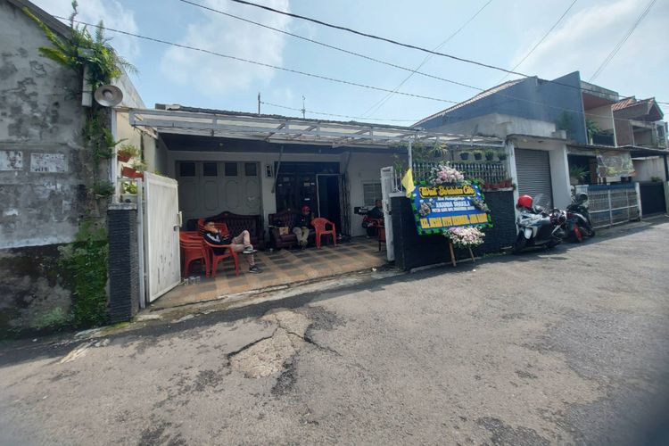Suasana rumah duka korban penusukan pria tak dikenal di Kota Cimahi, Kamis (20/10/2022).
