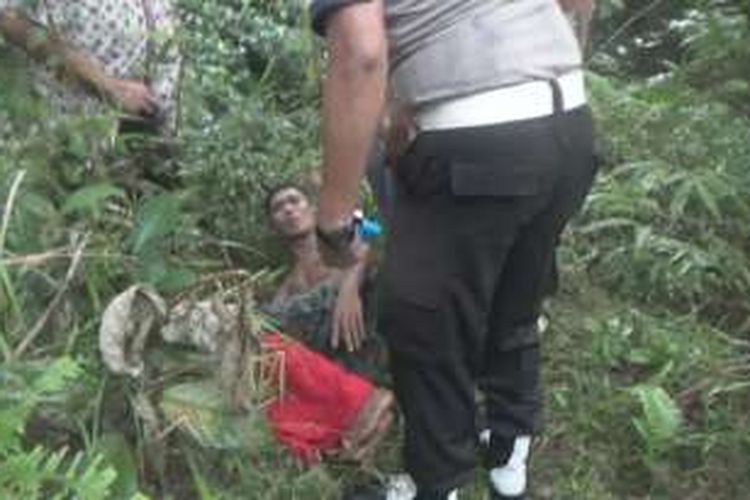 Tersangka Ari Sate berhasil dibekuk personil polisi dari Polres Prabumulih usai melarikan diri  saat hendak disergap karena membawa sabu sebanyak 500gram
