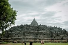 Sandal Upanat untuk Naik ke Candi Borobudur Dipakai Delegasi ATF 2023