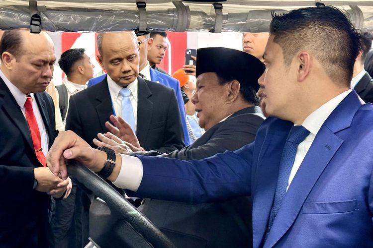 Presiden Prabowo Subianto meminta PT PAL melakukan percepatan pengembangan kapal selam otonom dan CMS.