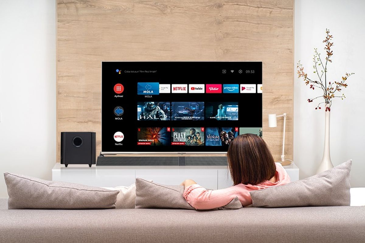 Ilustrasi streaming film lewat smart TV. 

