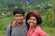 Kisah Pasangan Muda Dirikan Rumah Belajar di Pelosok Papua, Ekspedisi Jalan Kaki Susuri 26 Kampung