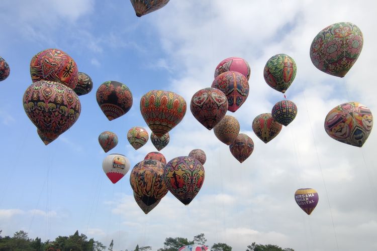 Saat Langit Wonosobo Dipenuhi Balon Udara Warna-warni dalam Java Balloon Attraction