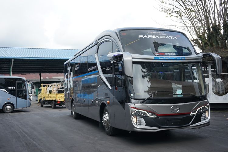 Sandholiday menyediakan Bus Pariwisata dengan fasilitas lengkap dan SDM bersertifikat yang menjadikan bus ini memiliki keamanan dan kenyamanan yang terjamin.