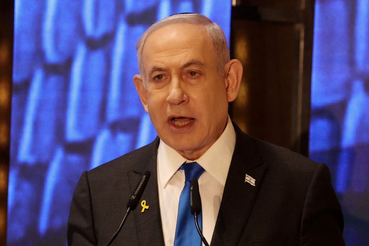 Perdana Menteri Israel Benjamin Netanyahu saat berpidato di upacara Hari Peringatan bagi korban dan tentara Israel yang gugur, di permakaman militer Gunung Herzl di Yerusalem, 13 Mei 2024. Inggris, Kanada, Australia, dan Portugal akui negara Palestina, Minggu (21/9/2025). Netanyahu menyebut langkah itu hadiah bagi Hamas dan ancam Palestina tak akan berdiri.