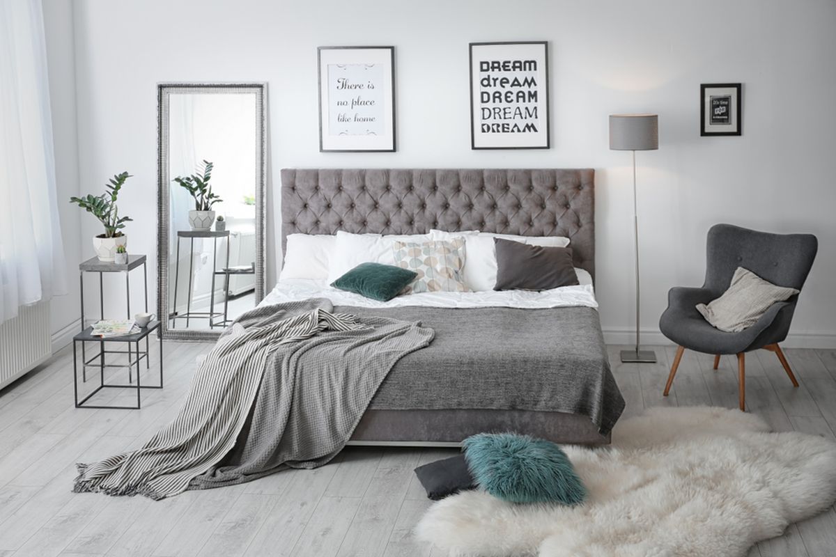 Ilustrasi kamar tidur, cermin di kamar tidur.