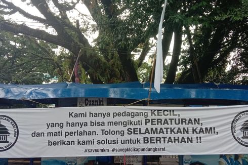 Jeritan PKL Cikapundung, Kibarkan Bendera Putih Tak Bisa Jualan Selama PPKM Darurat