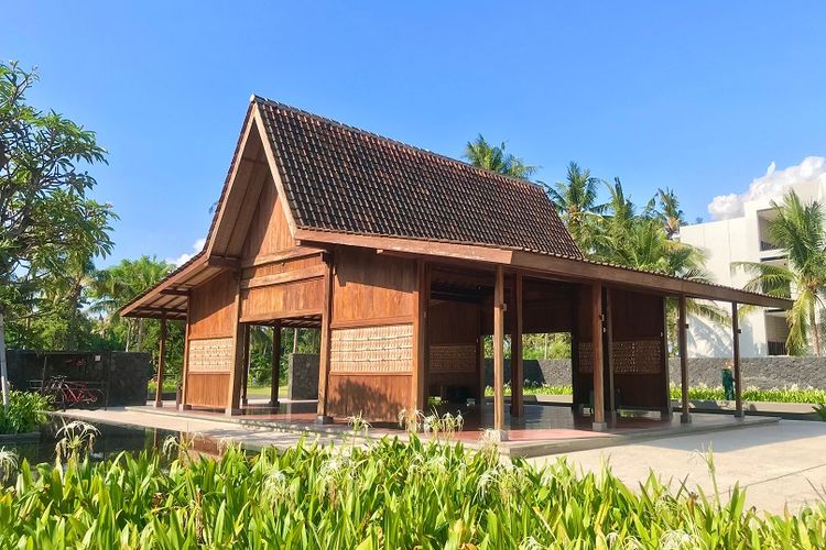 Rumah tradisional suku Osing di Banyuwangi DOK. Shutterstock/Joe Candra P