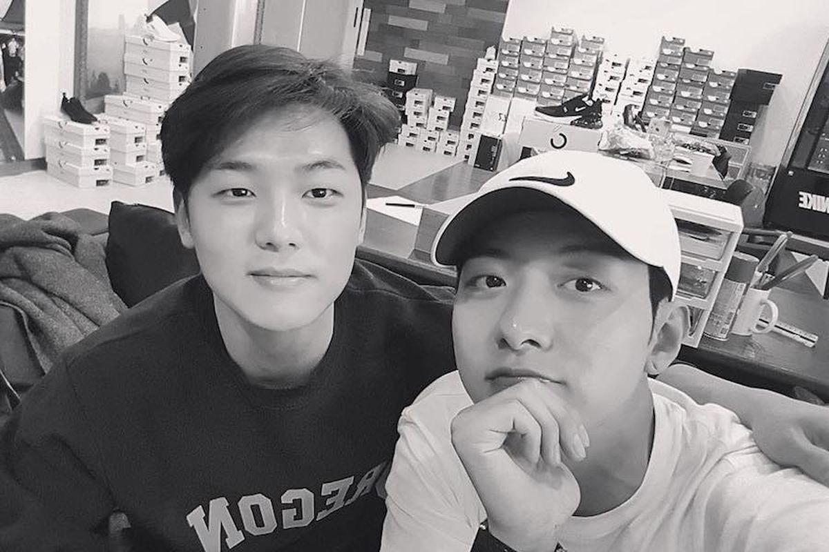 Dua member boyband CNBLUE, Kang Minhyuk dan Lee Jungshin