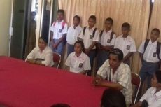Ditolak SMA Negeri di Kupang,  Belasan Anak Miskin Mengadu ke DPRD
