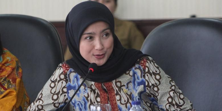 Desy Ratnasari Waktu Kecil / Mulai dari harta kekayaan, pendidikan