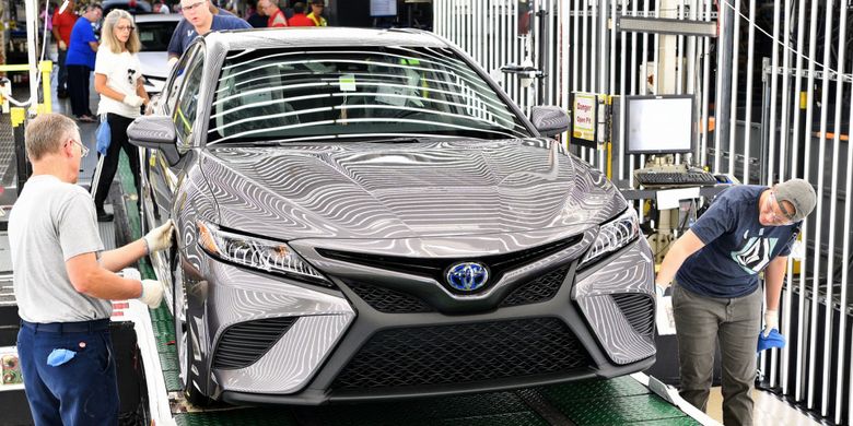 Toyota Camry 2018 mulai diproduksi di pabrik Toyota Kentucky