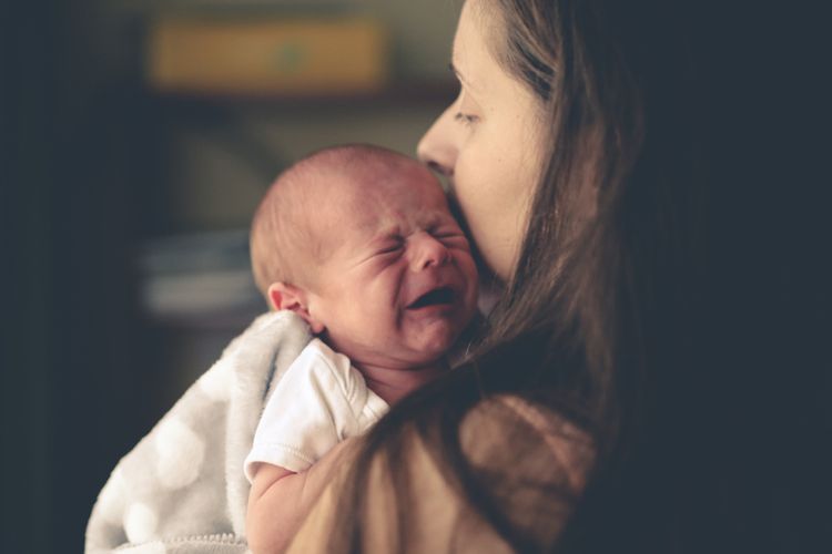 Terlalu sering menangis bisa menjadi salah satu penyebab bayi sering kentut.