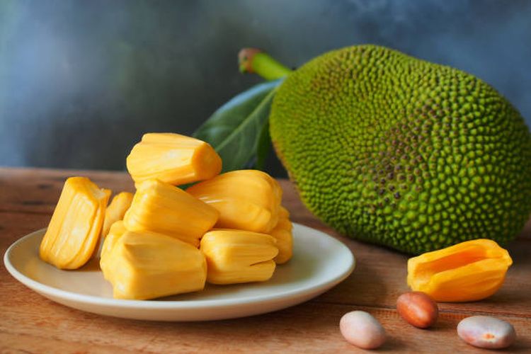 Ilustrasi manfaat mengonsumsi buah nangka untuk menurunkan tekanan darag tinggi.