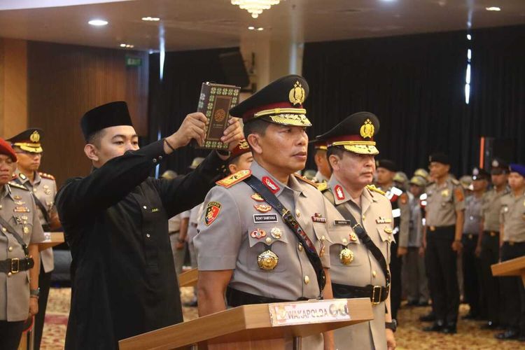 Polda Sumsel Bagikan Nomor WhatsApp Kapolda dan 18 Kapolres, Warga Bisa Mengadu Langsung