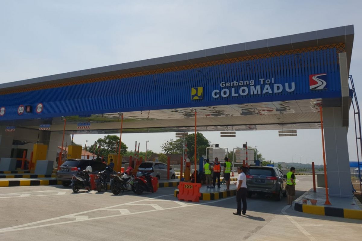 Gerbang Tol Colomadu.