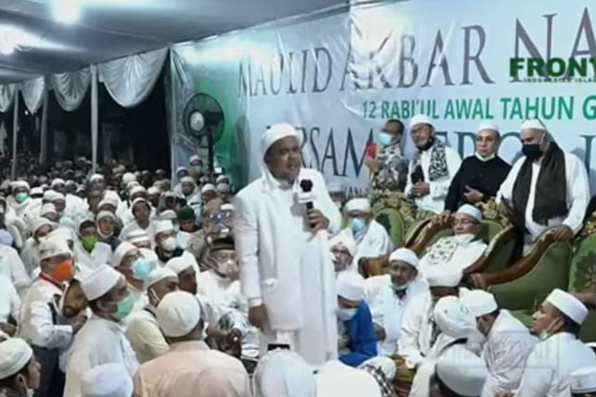 Leader of the Islamic Defenders Front (FPI) Rizieq Shihab delivers a lecture on the occasion of the birth of the Prophet Muhammad on Saturday, November 14, 2020. 