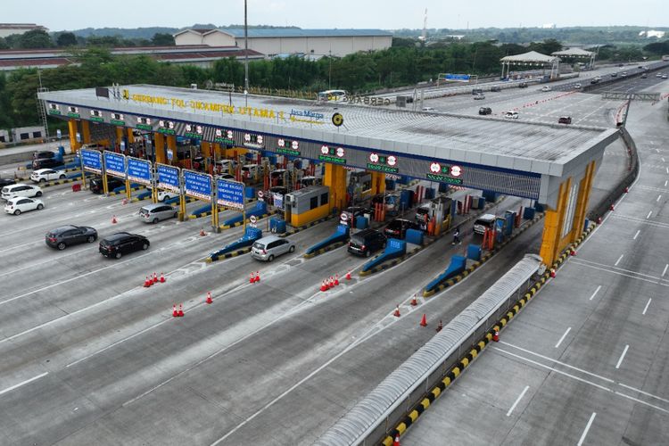 GT Cikampek Utama Tol Jakarta-Cikampek (Japek).