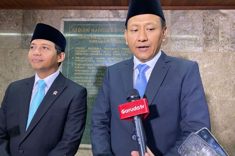 Wamenhut Rohmat Marzuki dan Menhut, Raja Juli Antoni, usai momen serah terima jabatan, Kamis (18/9/2025).  