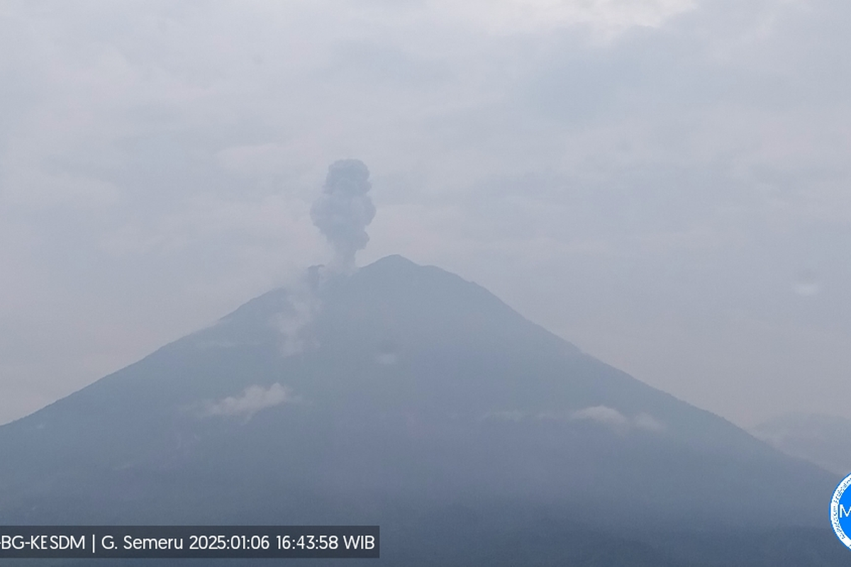 Gunung Semeru Erupsi, Tinggi Letusan Abu Capai 1.200 Meter