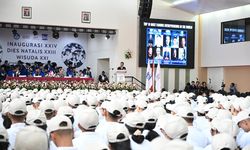 Inaugurasi dan Dies Natalies Institut Teknologi Del 2024, Prof. Bob Foster Ingatkan Urgensi Kewirausahaan 
