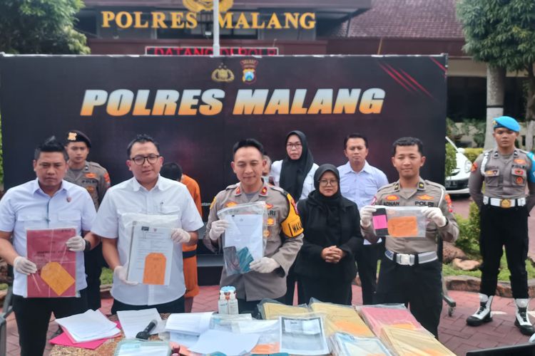 Konferensi pers Tindak Pidana Perdagangan Orang (TPPO) di Mapolres Malang, Rabu (10/1/2023).