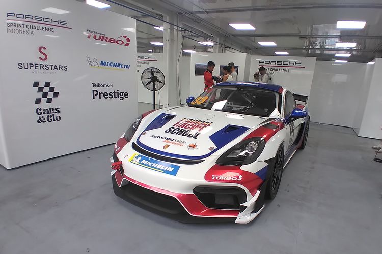 Porsche Cayman 718 GT4 RS Clubsport yang dipakai di ajang balap Porsche Sprint Challenge Indonesia.