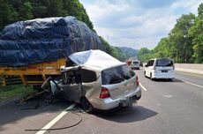 Kebiasaan Truk Parkir di Bahu Jalan Tol Perlu Ditertibkan