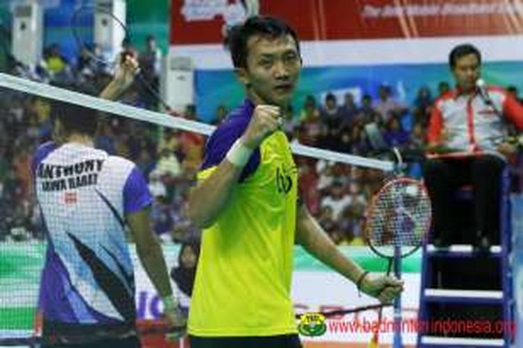 Ihsan Maulana mengalahkan Anthony Ginting pada final beregu putra antara Jawa Barat dan Jawa Tengah di GOR Bima, Jumat (23/9/2016)