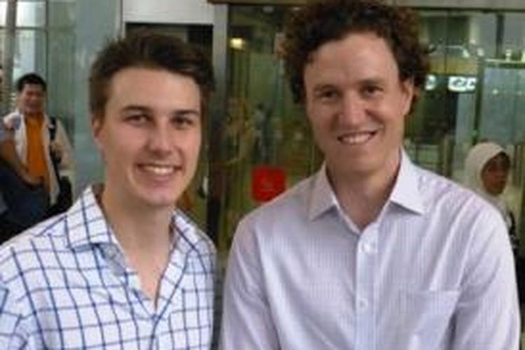 Michael Filius, mahasiswa Universitas Deakin Australia peserta magang dan Jack McNaught, Manager program magang internasional.