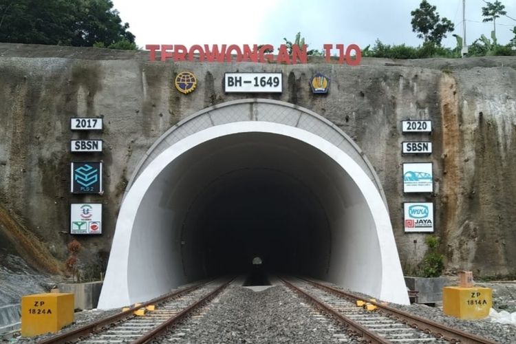 Terowongan Ijo di Desa Bumiagung, Kecamatan Rowokele, Kabupaten Kebumen, Jawa Tengah