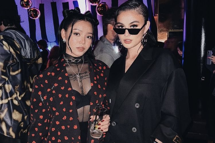 Penampilan modis ala Agnez Mo di berbagai kesempatan.