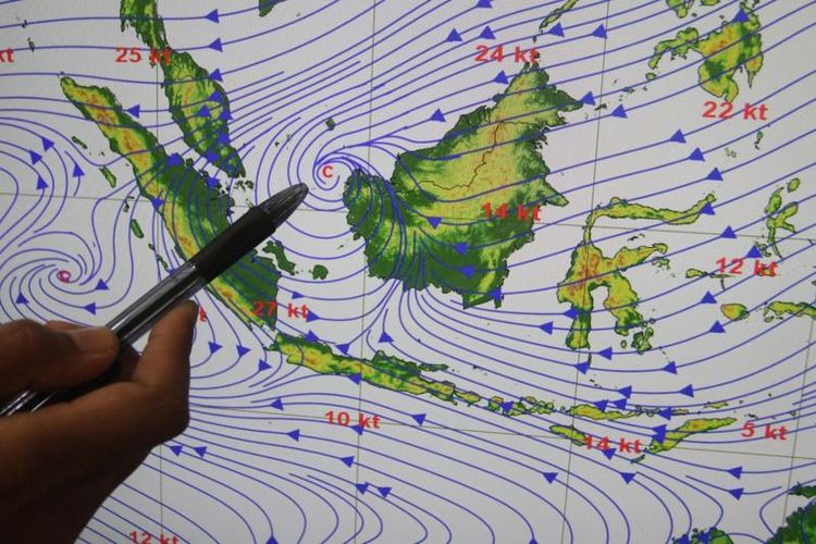 Di Indonesia fenomena yang mirip tersebut diberikan istilah puting beliung dengan karakteristik kecepatan angin dan dampak yang relatif tidak sekuat tornado besar yang terjadi di wilayah Amerika, kata Guswanto.